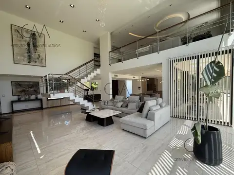 Casa 7 ambientes con 5 baños