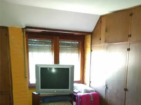 EXCELENTE CASA DE 4 AMBIENTES EN LOTE 10X56 EN VENTA - VILLA SARMIENTO