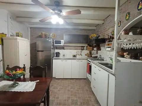 Casa 5 ambientes con 3 baños