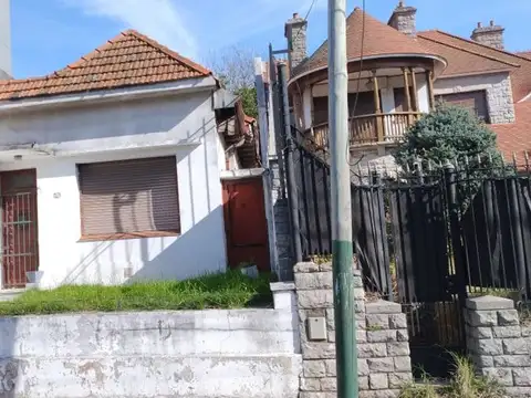 LOTE EN VENTA SOBRE AV HIPOLITO YRIGOYEN  