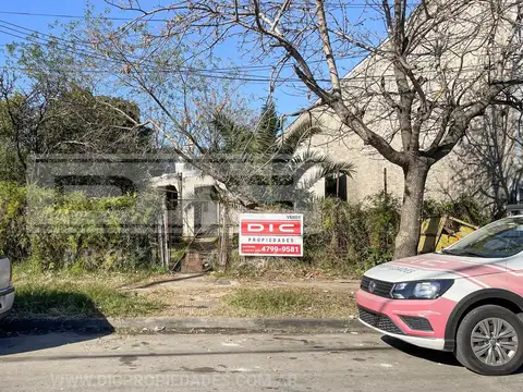 Borges  al 3600, entre Uzal y Rosetti