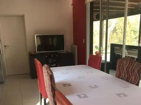 Casa 3 ambientes con 2 baños