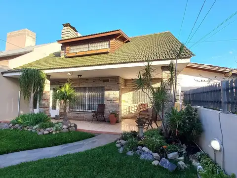 VENTA CASA 6 AMBIENTES CON PILETA - JOSE C PAZ