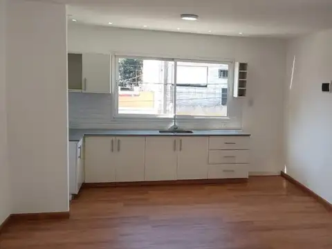 Depto Tipo Casa 2 ambientes con 1 baño