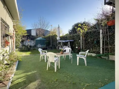 VENTA CASA 4AMB | MULTIFAMILIAR | JARDIN | COCHERA