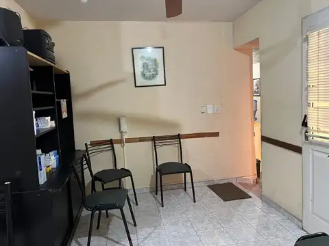 Oficina en Alquiler en Lomas De Zamora, $ 300.000