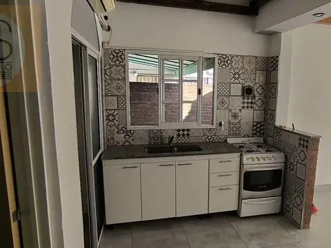 Depto Tipo Casa en Venta en El Palomar, USD 55.000