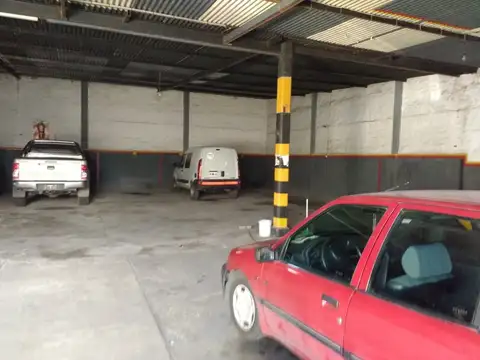 Galpon en Venta 56  mts Fondo