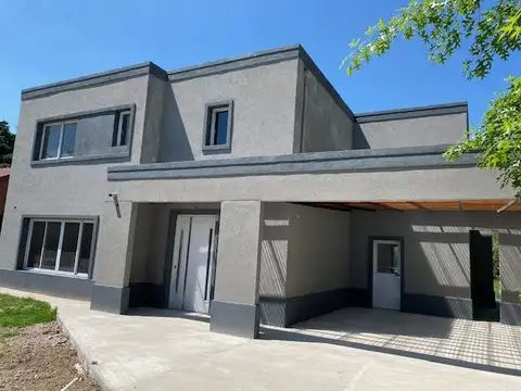 Casa 4 ambientes con 3 baños