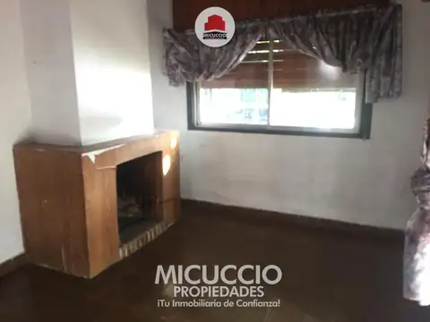 Casa 4 ambientes con 1 baño
