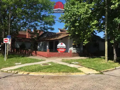 Casa en Venta, Hipólito Yrigoyen 893 esq. Los Lazaristas, Escobar