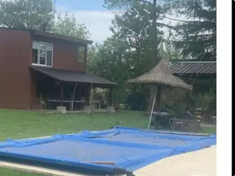 VENTA DE CASA CON PILETA EN EZEIZA PERMUTA