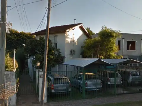 TRIPLEX  CON PATIO Y COCHERA