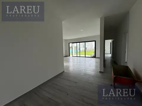 Santa Emilia, Pilar Del Este