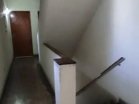 Mario Antelo 1000, Piso 1