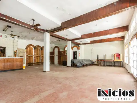 Local: Lebensohn N° 133 E/ Espora Y Marano - Mar De Ajó - C1058