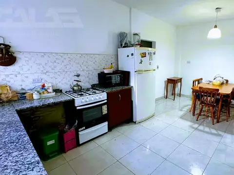 Casa 6 ambientes con 3 baños