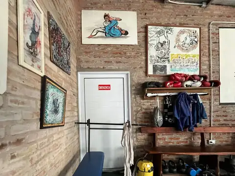 Amplio Local En Venta En Planta Alta, Ideal Para Gimnasio, Estudio De Danza. Acepta Financiación