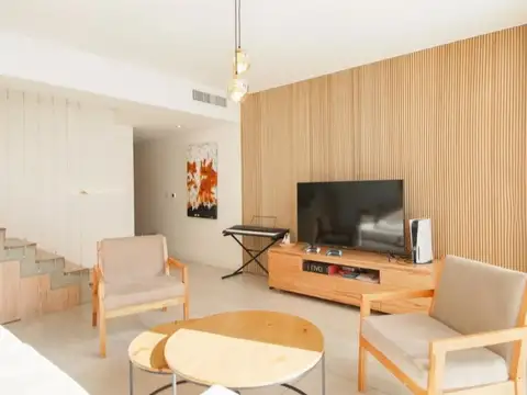 Departamento en Duplex de 3 Ambientes con 3 Baños en 1en Suite y Balcón en Villa Santa Rita  con detalles de calidad y diseño.