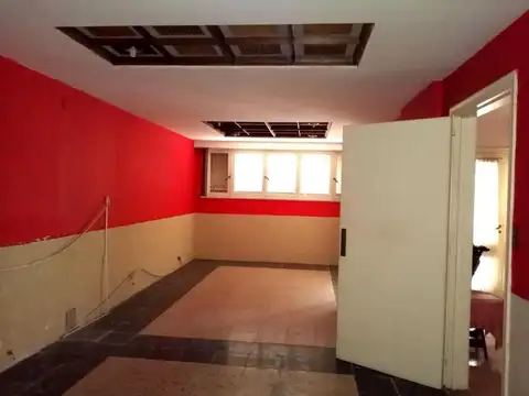 Casa en venta - 4 Dormitorios 4 Baños - Avellaneda