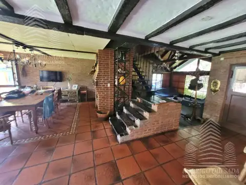 Casa 5 ambientes con 3 baños