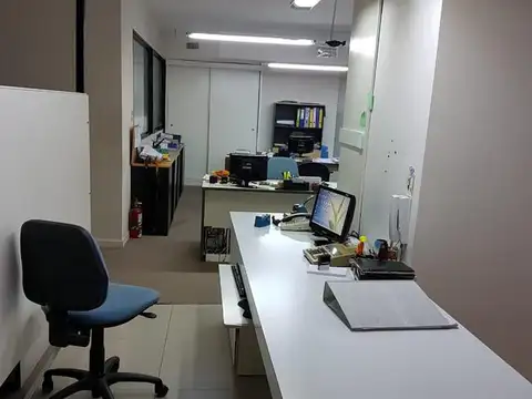 Oficina en Venta con 3 cocheras
