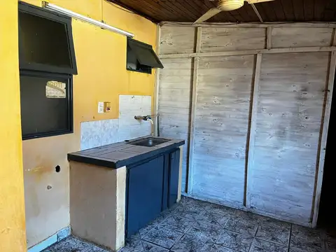 (A153) Casa 3 dormitorios en zona Av. 115 y Cte Andresito