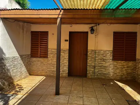 (A153) Casa 3 dormitorios en zona Av. 115 y Cte Andresito