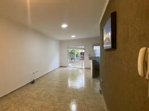 Liniers 1800, Piso PB