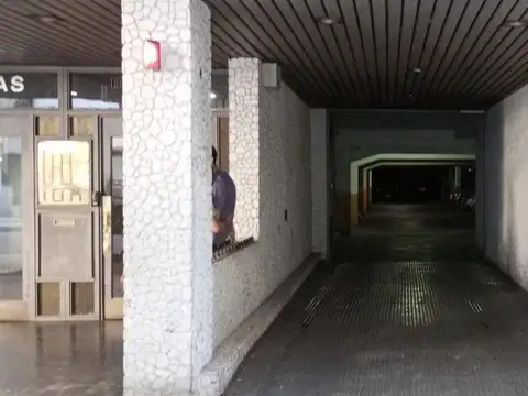 Venta Cochera - Edif. Binian XIII - Centro - Rosario