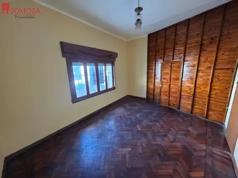 Casa 5 ambientes con 2 baños