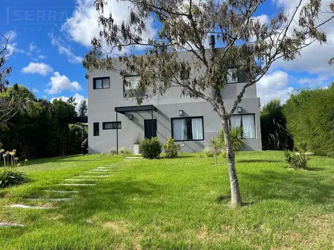 Venta casa 5 amb con pileta en  San Agustín, Villanueva, Benavidez