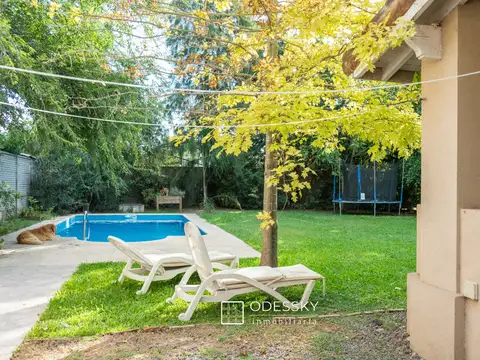 Casa en Venta con 2 cocheras