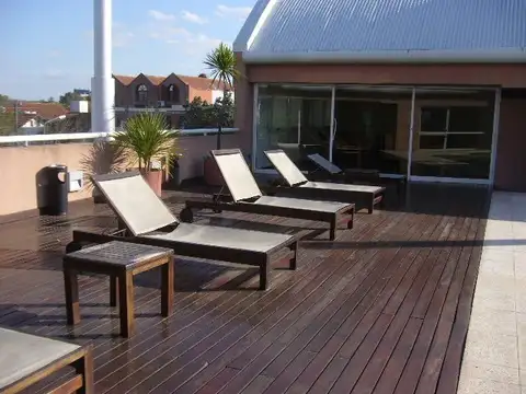 Moderno dos ambientes en complejo con seg. las 24hs SUM, gym, pileta, terraza.Cochera fija y baulera