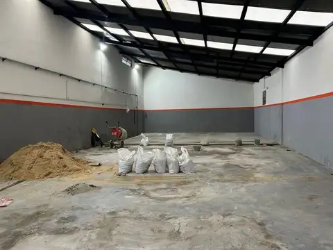 VENTA GALPON DE 281 M2 AVELLANEDA a mts Estación