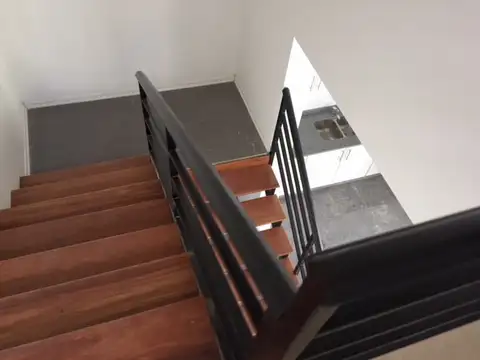 Excelente Duplex en Del Viso con excelente acceso