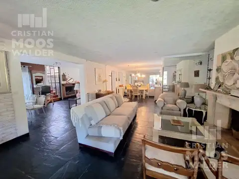 Casa en venta 6 ambientes - A.Vista