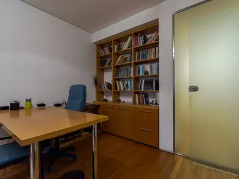 Oficina en Venta con 1 cochera