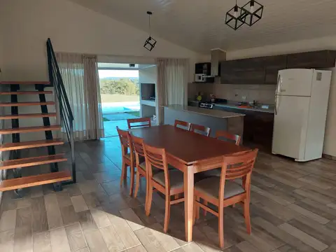 Casa 4 ambientes con 3 baños