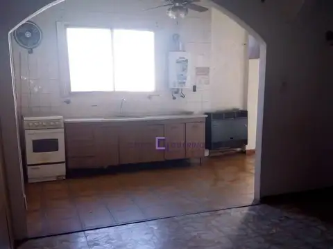 Depto Tipo Casa en Alquiler con 1 cocheras