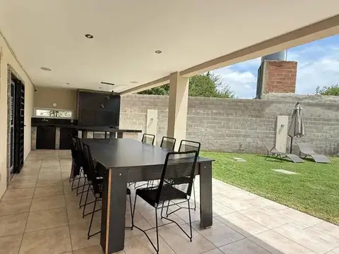 Casa en Venta en Francisco Alvarez, USD 140.000