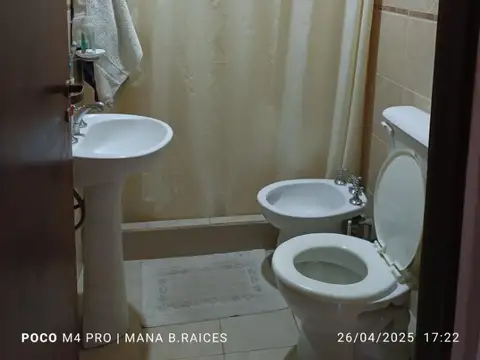 Casa 4 ambientes con 2 baños