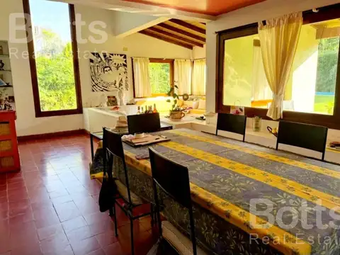 Casa en Venta con 1 cochera