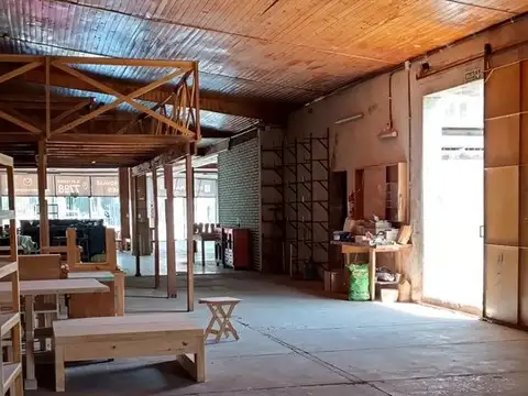 Galpón/Local comercial en alquiler.