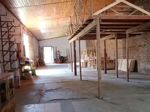 Galpón/Local comercial en alquiler.