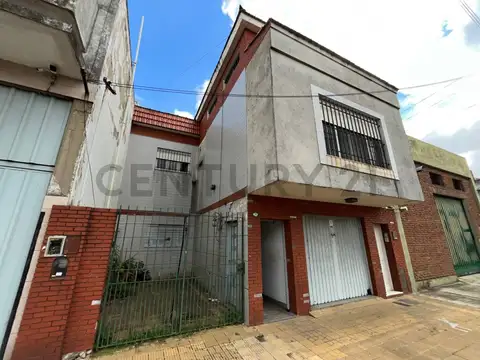 PH 4 ambientes entrada independiente con Terraza y Doble Cochera - Lanús Oeste