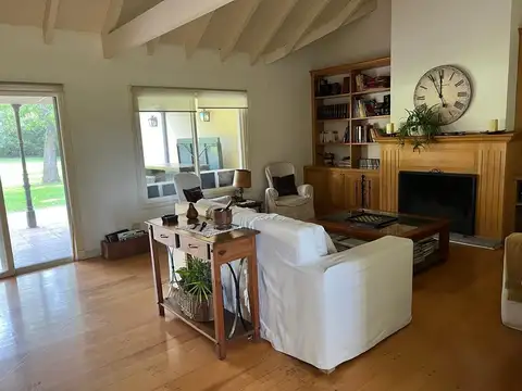 Casa en Venta en Ituzaingo, USD 880.000