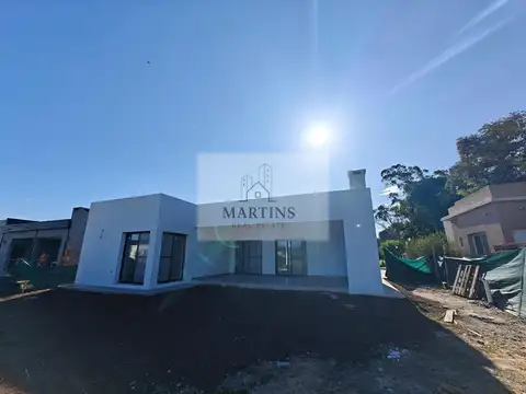 Casa en Venta en Pilar del Este - San Ramon, USD 165.000