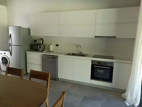 Depto Tipo Casa 3 ambientes con 2 baños