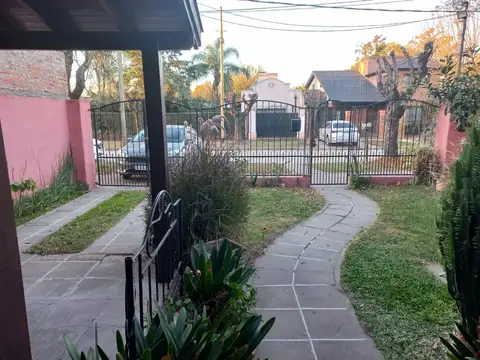 Casa en Venta en General Las Heras, USD 195.000